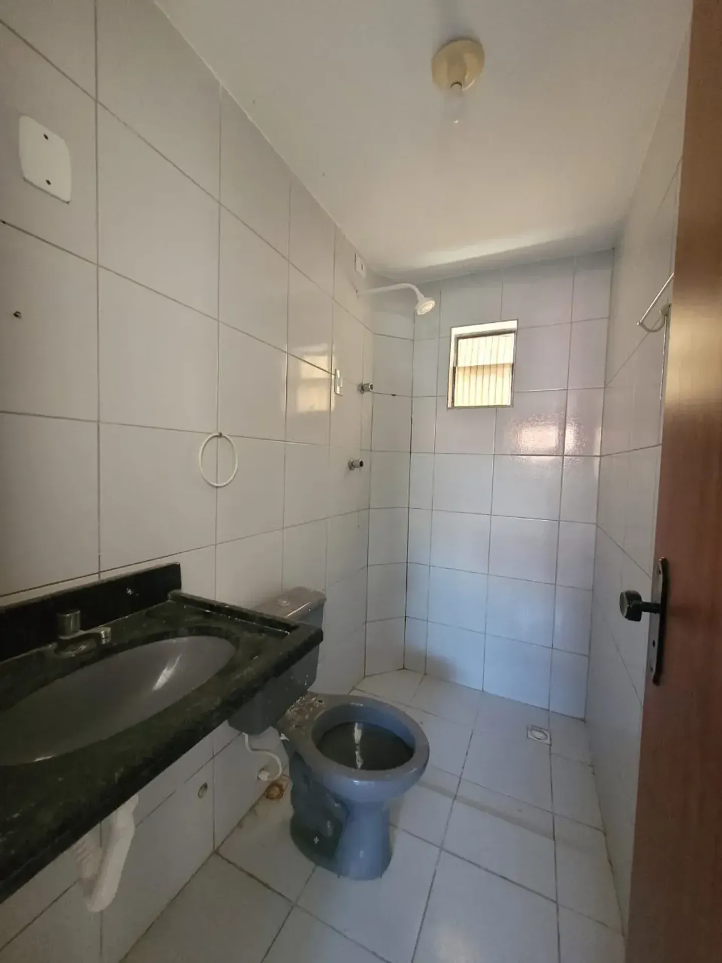 2-bedroom apartment with 1 en-suite and shared pool — photo 7