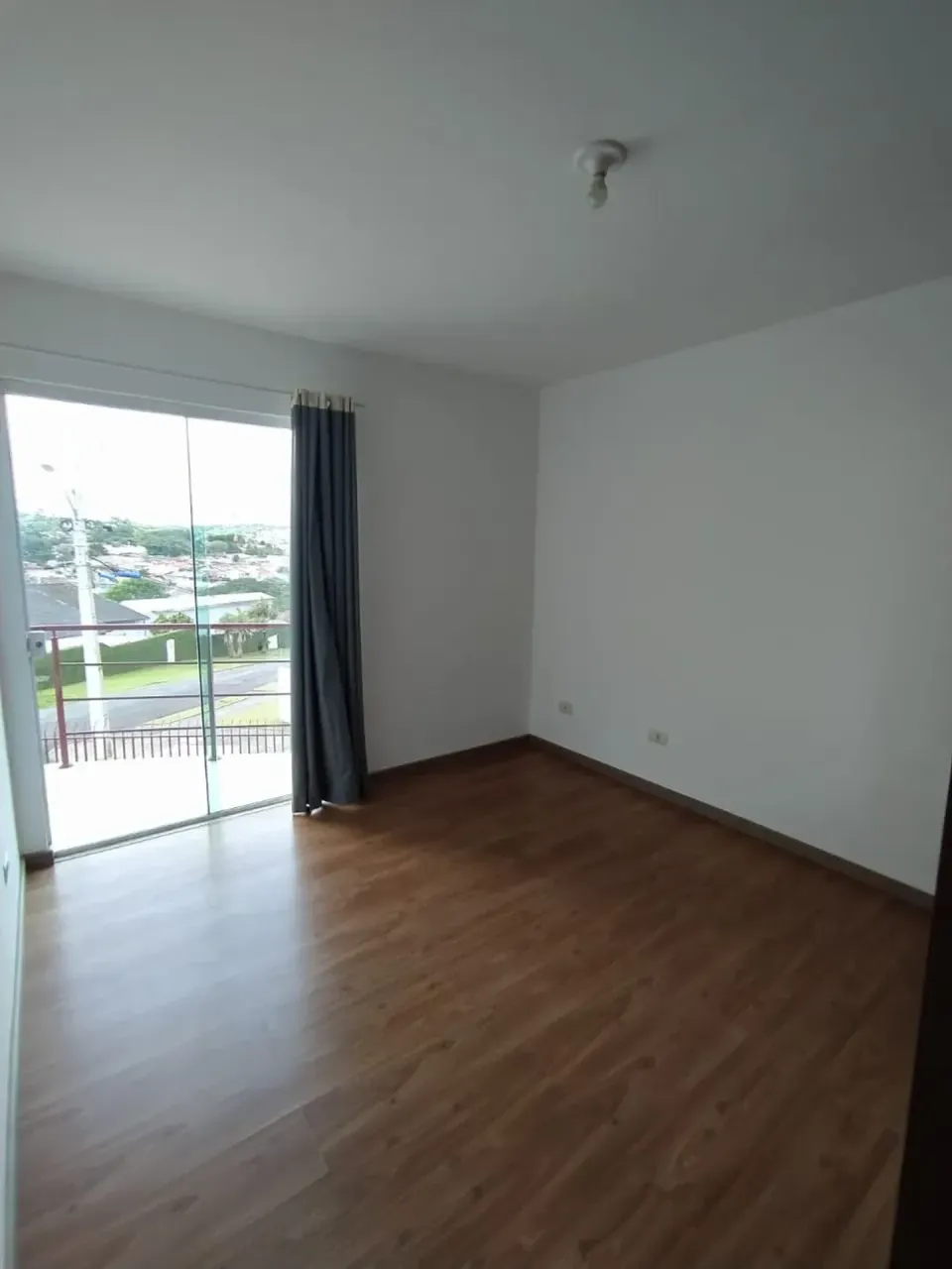 Rental house with 3 bedrooms and a gas stove kitchen — photo 3