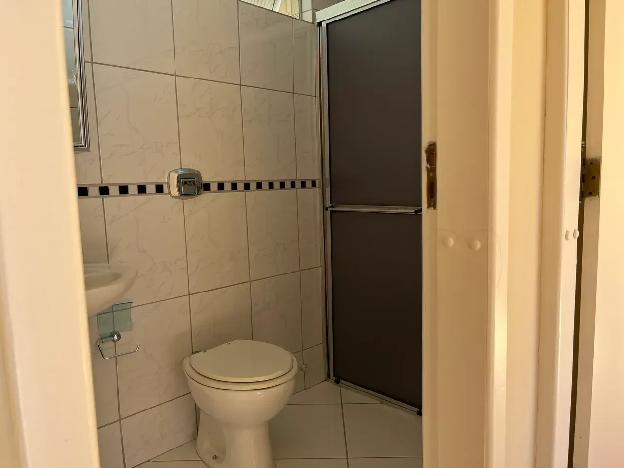 Unfurnished 2-bedroom apartment with parking space — photo 4
