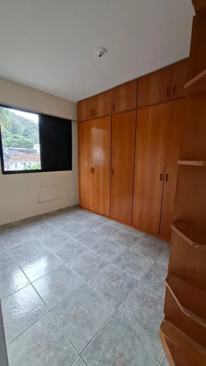 Apartment with 2 bedrooms and parking; pets allowed