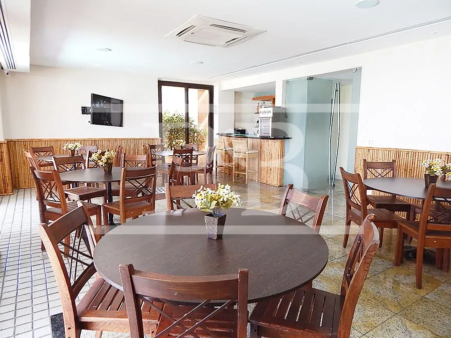 Furnished apartment with 2 bedrooms and an open-plan kitchen — photo 24