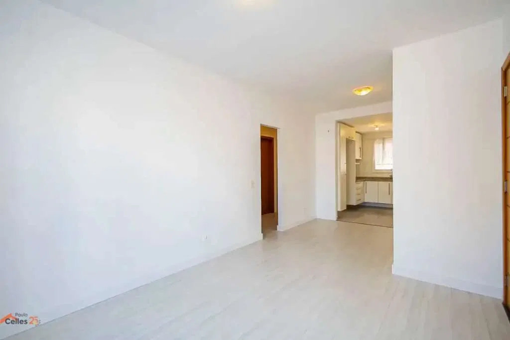 2-bedroom apartment with a fitted kitchen