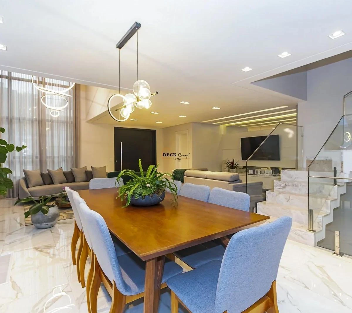 Furnished 356 m² house with 3 bedrooms and open-plan kitchen — photo 11