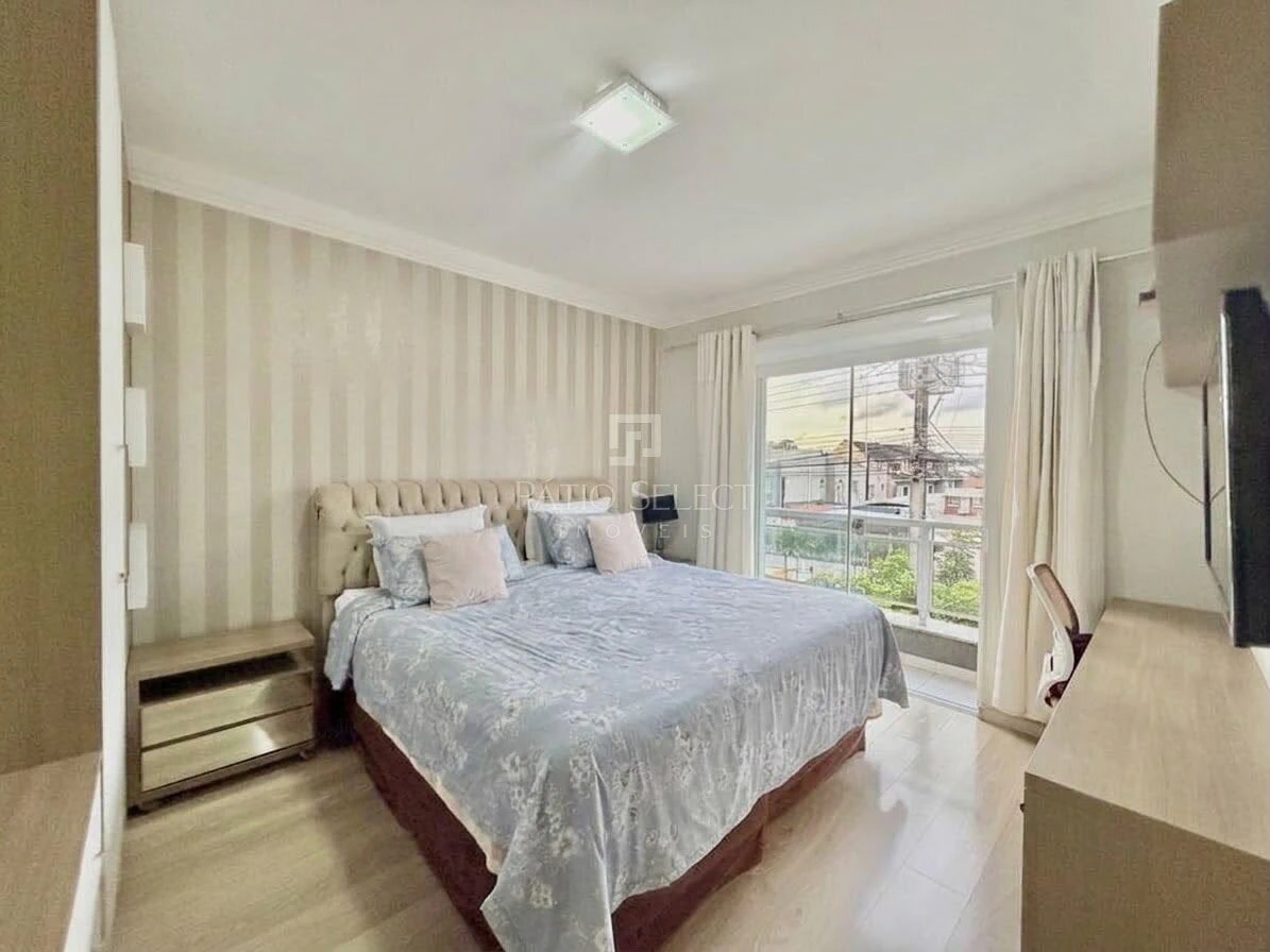 3-bedroom house with a bathtub — photo 12