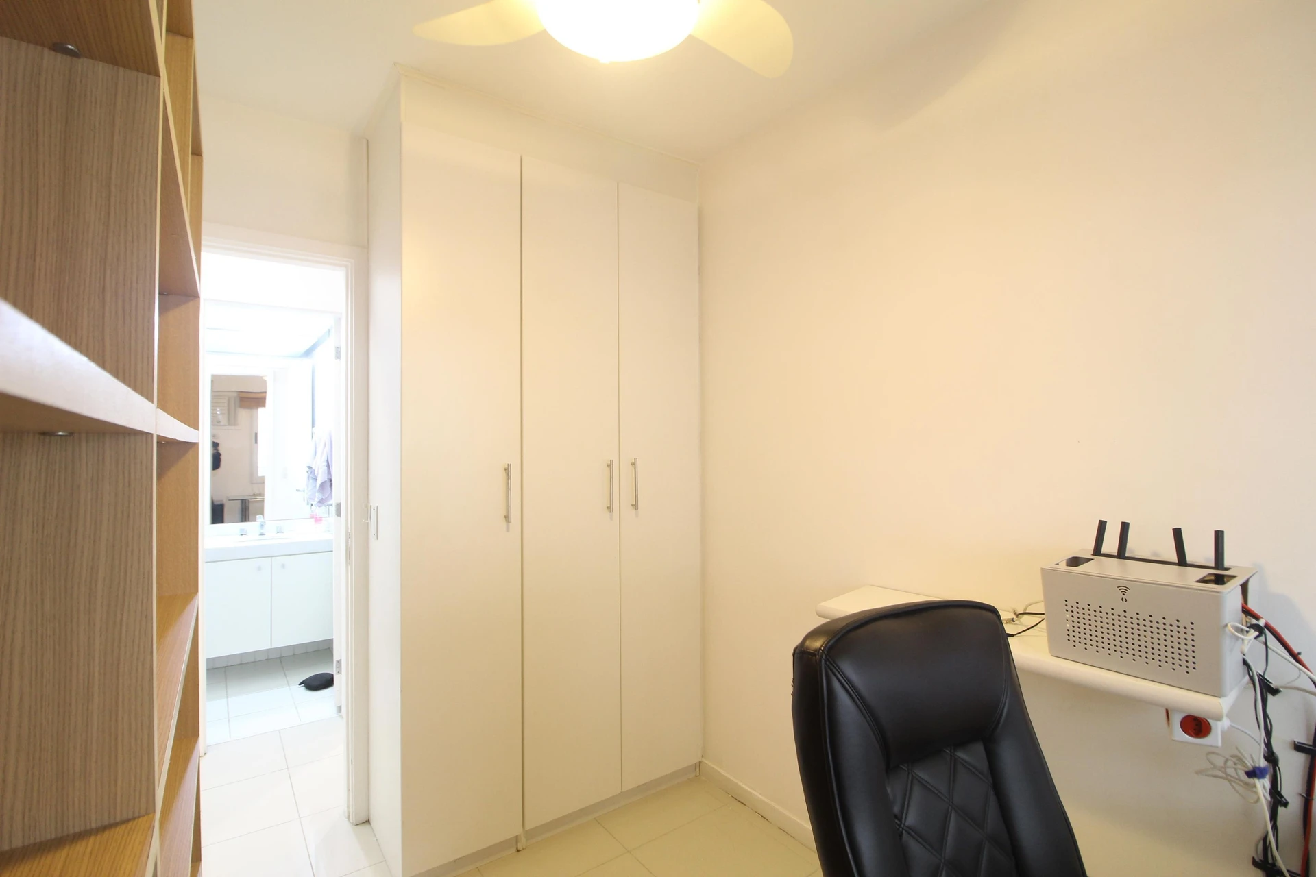 Furnished 3-bedroom apartment with 2 bathrooms — photo 27