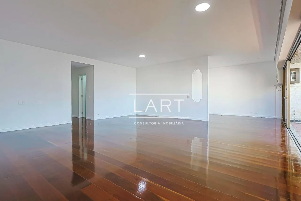 4-bedroom apartment with balcony and 227 m² — photo 7