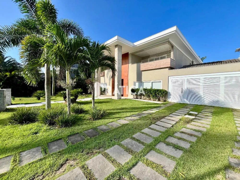 House with 5 bedrooms and an open-plan kitchen — photo 2