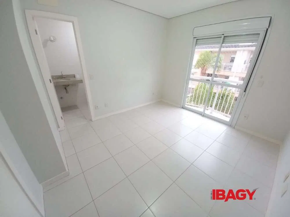 2-bedroom apartment in a building with a pool — photo 3