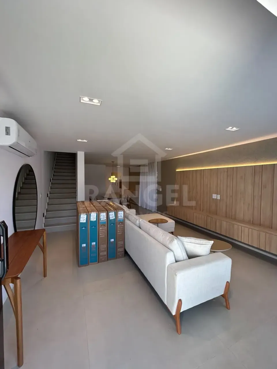 Casa com 3 dormitórios e 5 banheiros e 2 vagas