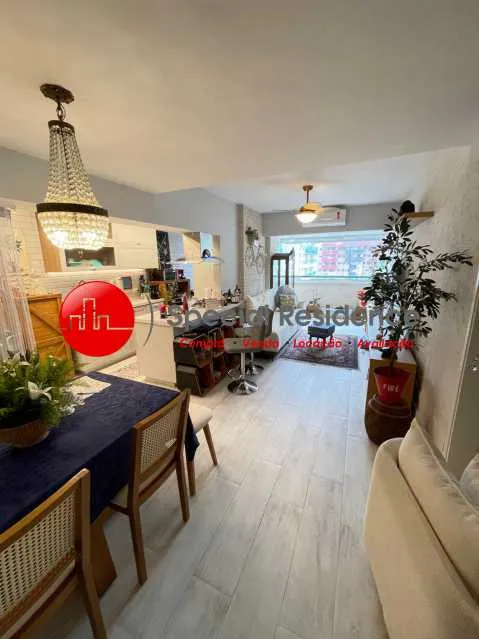 Apartment with 2 bedrooms, 3 bathrooms and a glass balcony — photo 9