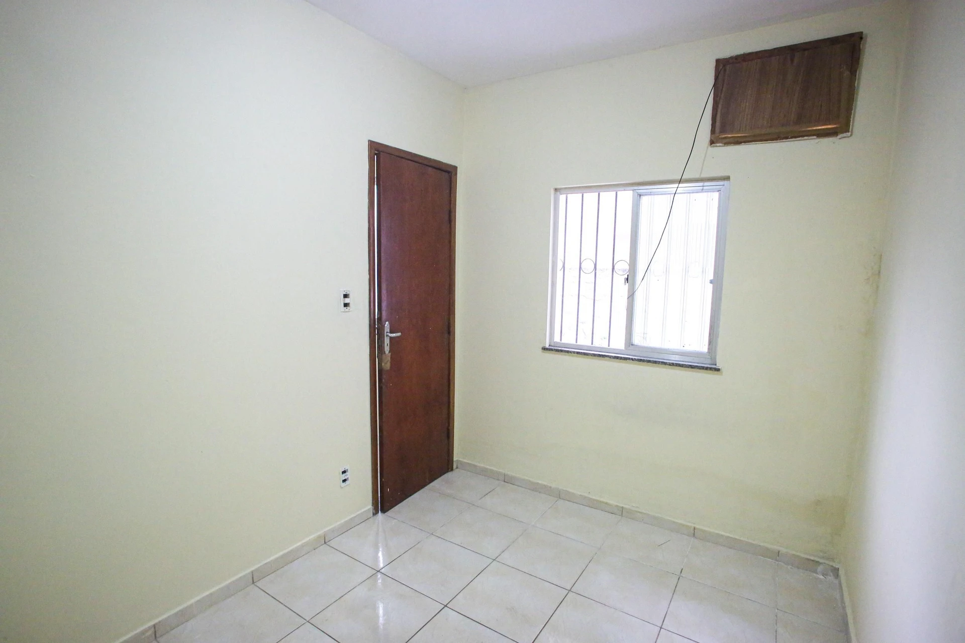 House with 2 bedrooms and 1 bathroom, no parking — photo 16
