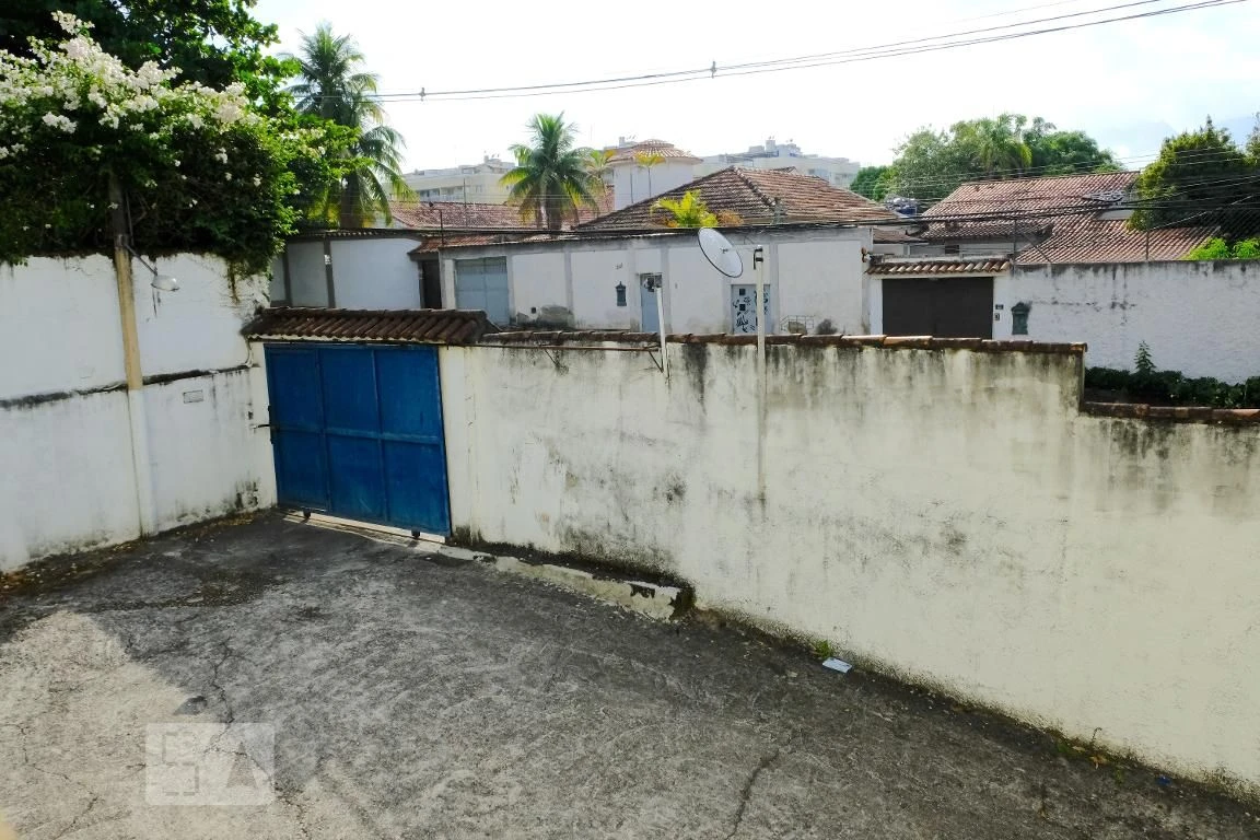 Apartamento sem mobília com cozinha separada e lavanderia — photo 17