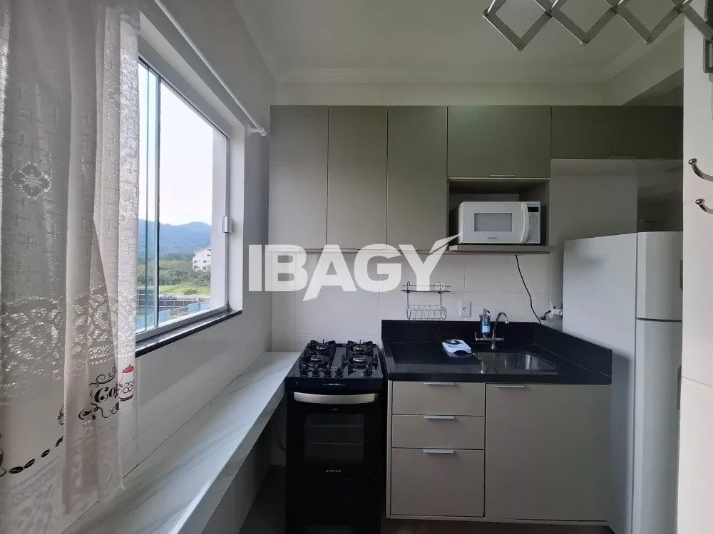 Меблированная квартира 48 м²: 1 спальня и парковка — photo 23