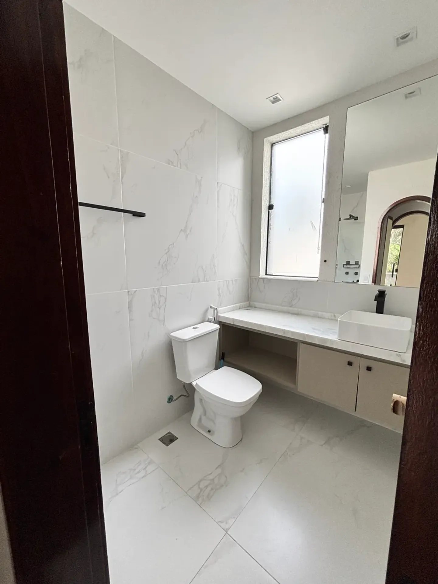 Furnished 580 m² house with 4 bedrooms and a gas kitchen — photo 23