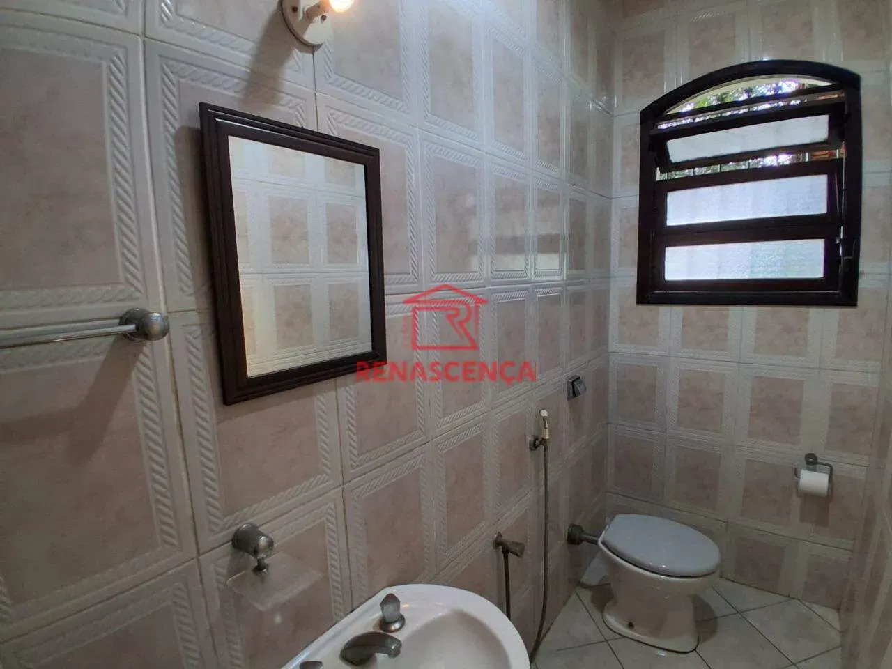 3-bedroom house, all with their own bathrooms, 329 m² — photo 24