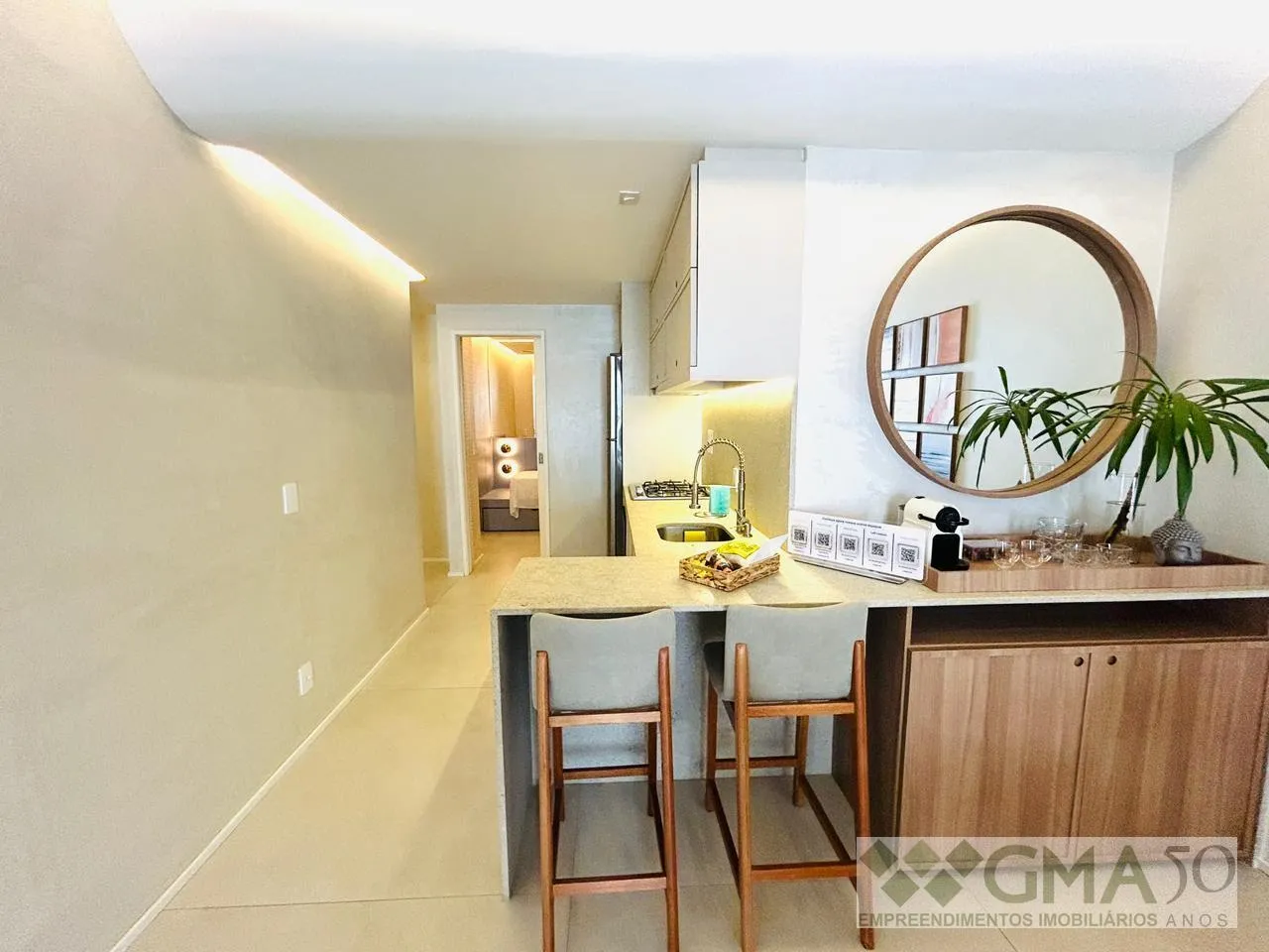 Furnished 2-bedroom apartment with open-plan kitchen — photo 2
