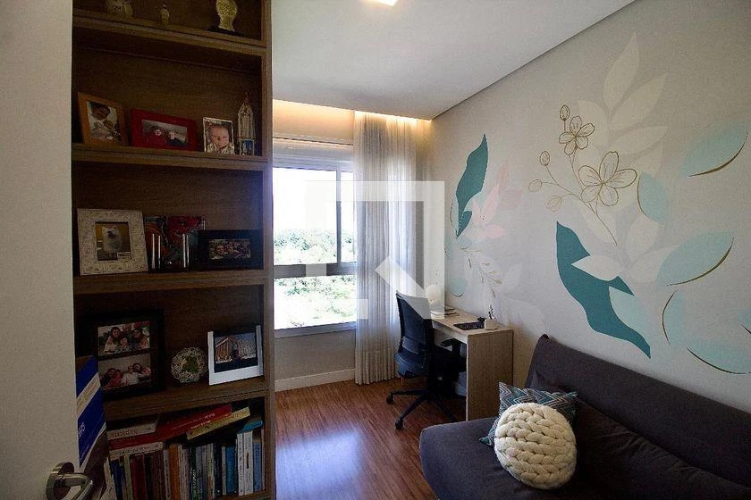 Home office in a 2-bedroom apartment, 80 m² — photo 13