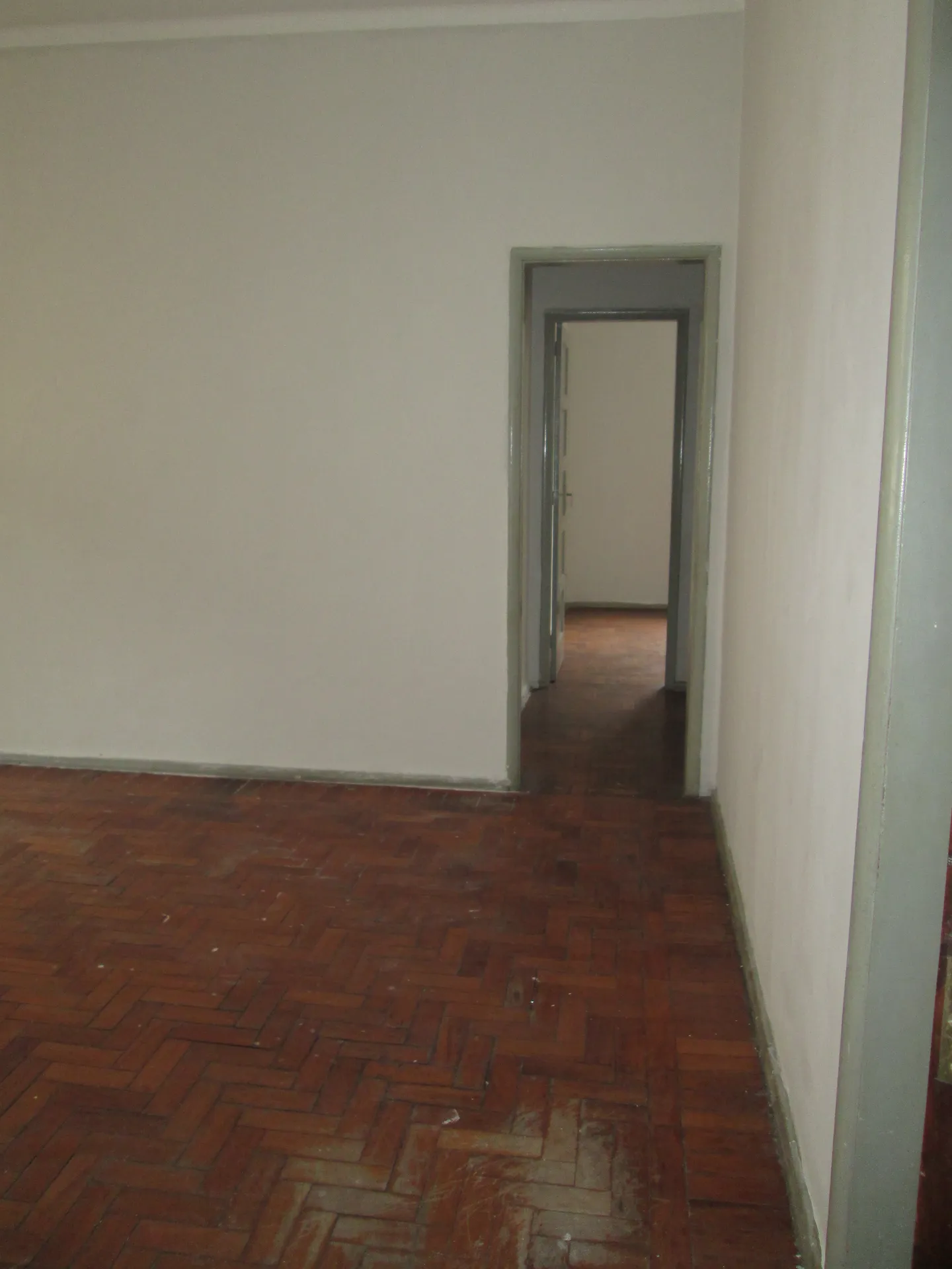 Apartment, 74 m², with wood or laminate floors — photo 11