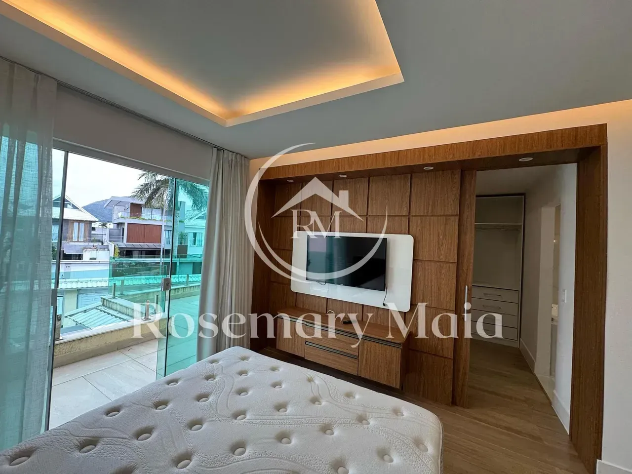 Furnished house with 4 bedrooms and 360 m² — photo 20