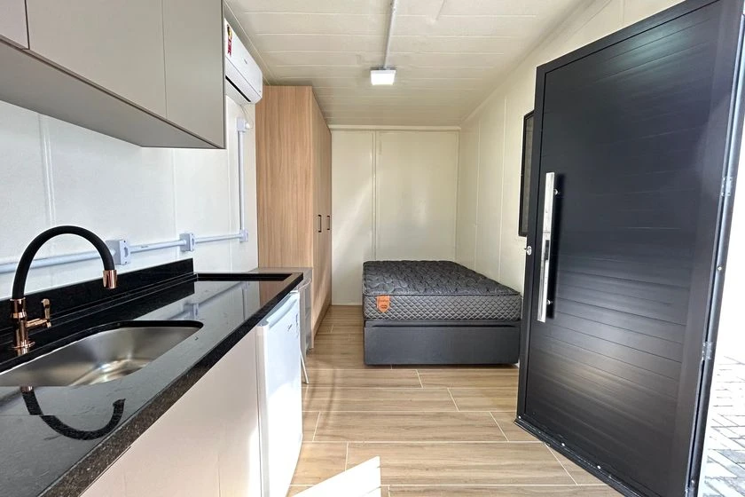 Unfurnished house with no parking and 1 bedroom