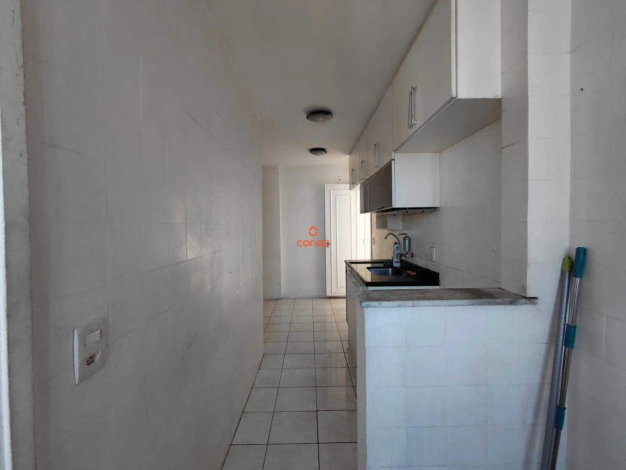 2-bedroom apartment on the 9th floor with 1 parking spot — photo 3
