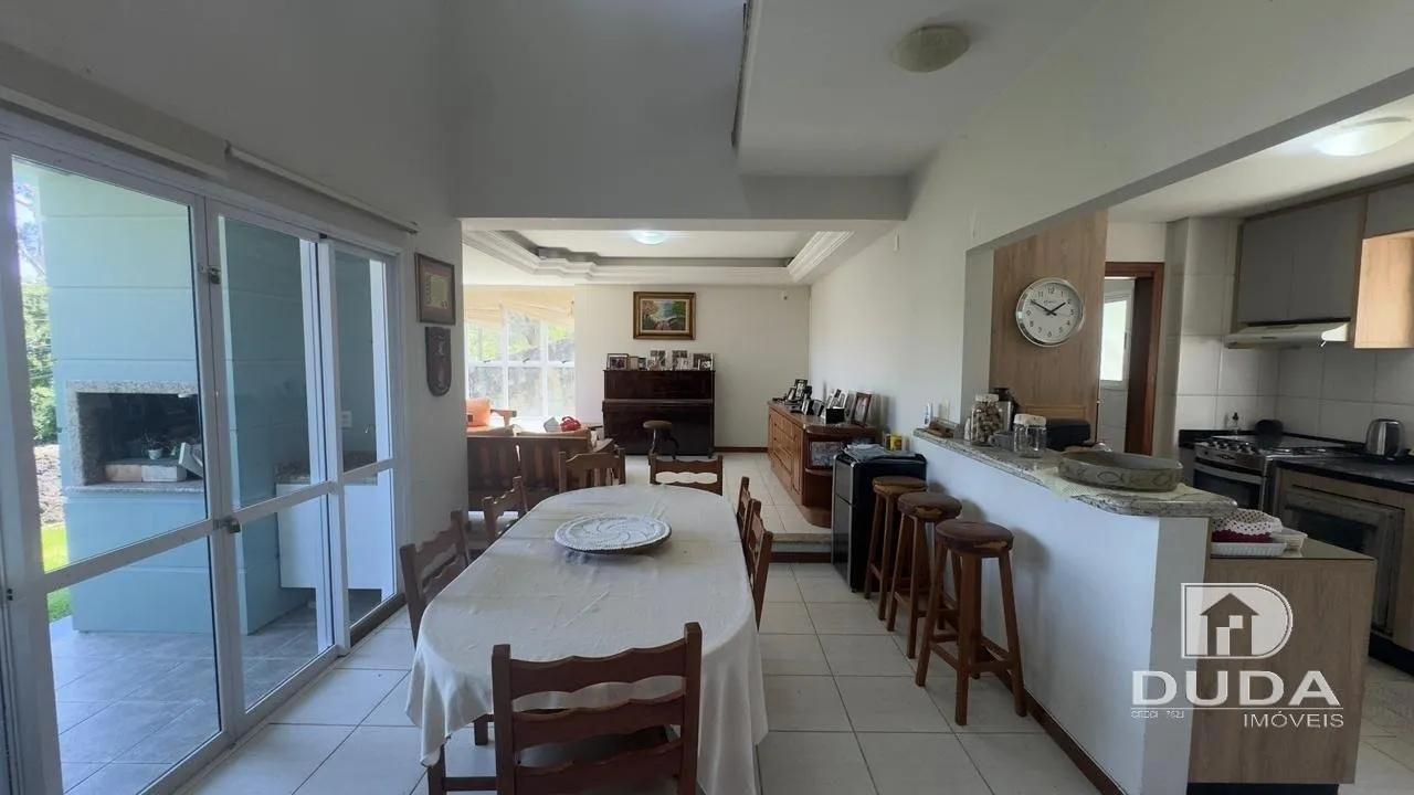 Casa con 3 dormitorios, 4 baños y jardín privado — photo 4