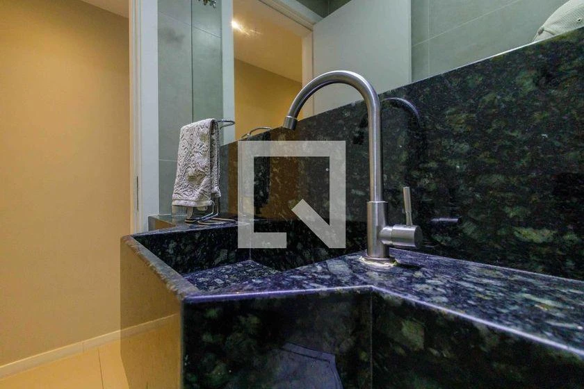 Furnished 3-bedroom apartment with 264 m² — photo 2