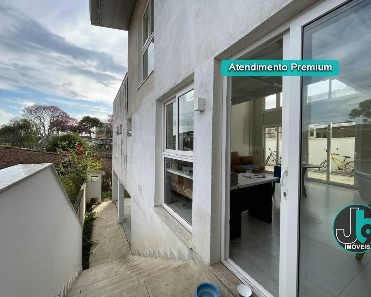 389 m² house with 4 bedrooms and an open-plan kitchen — photo 26