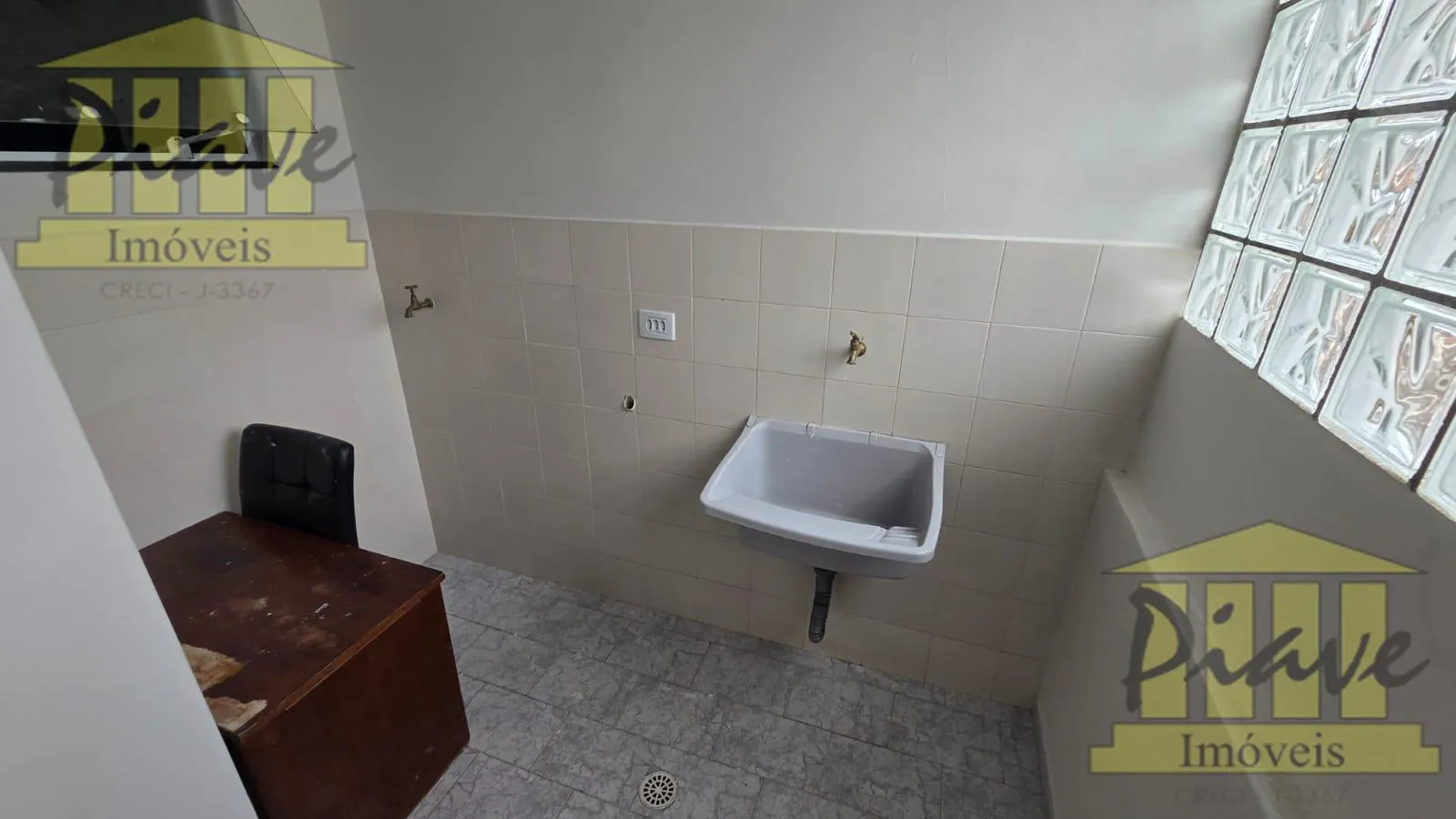 Apartment, 90 m², with wood or laminate floors — photo 4