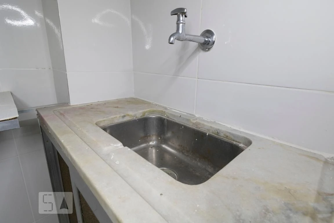 Unfurnished studio with balcony and 1 bathroom — photo 3