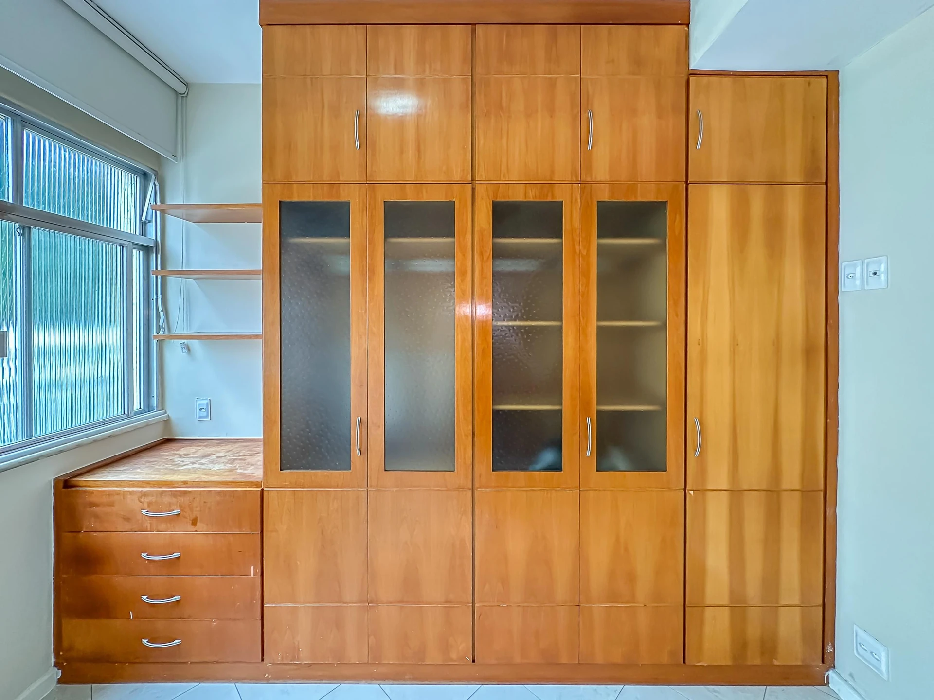2-bedroom apartment with a glass-enclosed balcony — photo 30