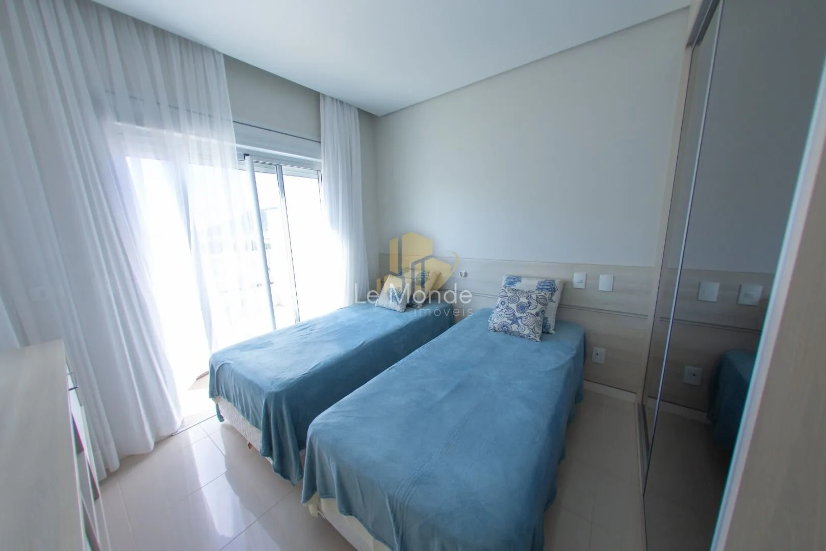 Apartamento amueblado con 4 dormitorios y 382 m² — photo 77