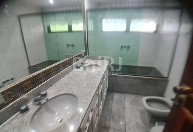 4-bedroom apartment with 271 m² and 3 parking spots — photo 2