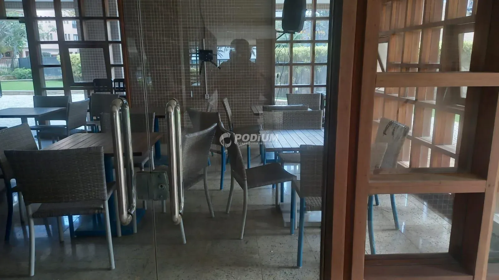 4-bedroom 315 m² apartment with separate kitchen — photo 38