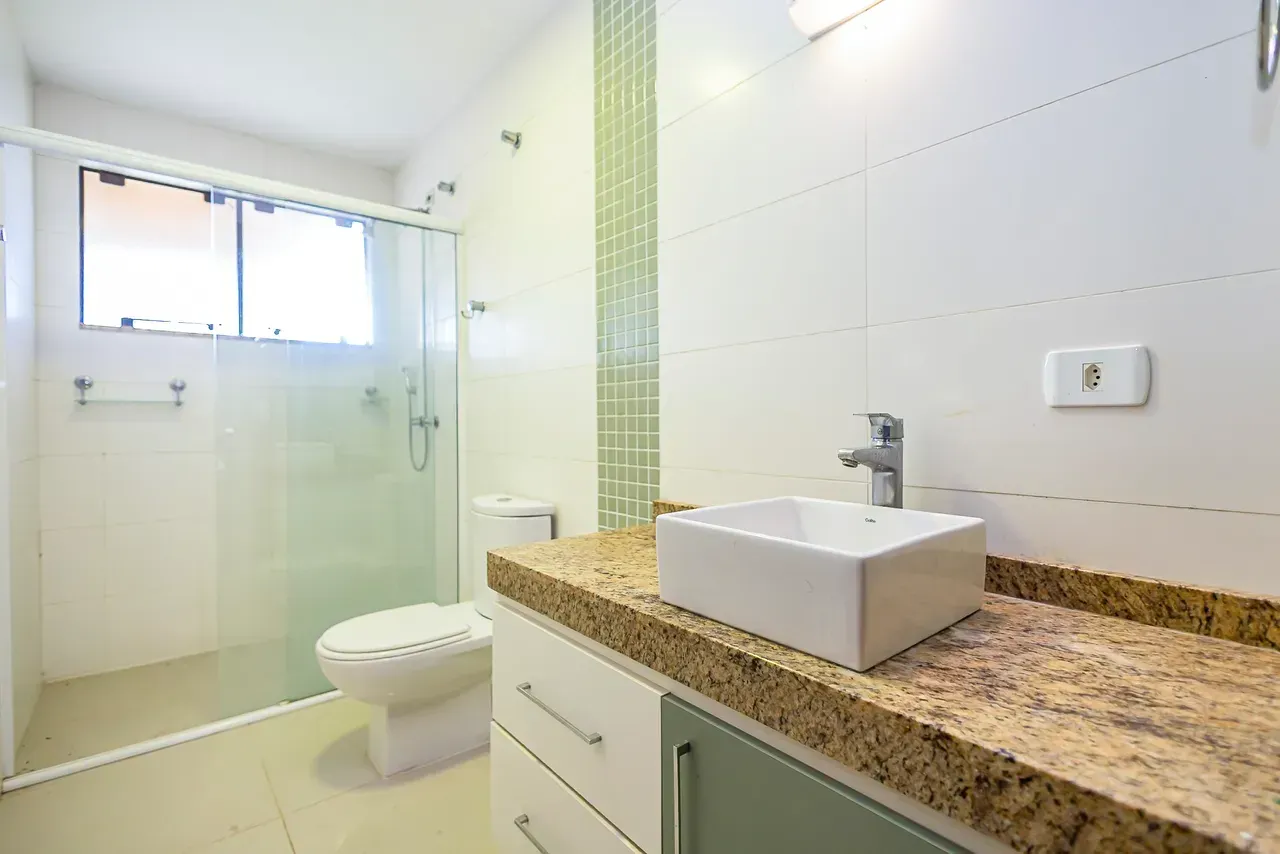 Furnished house with 5 bedrooms and 470 m² — photo 71