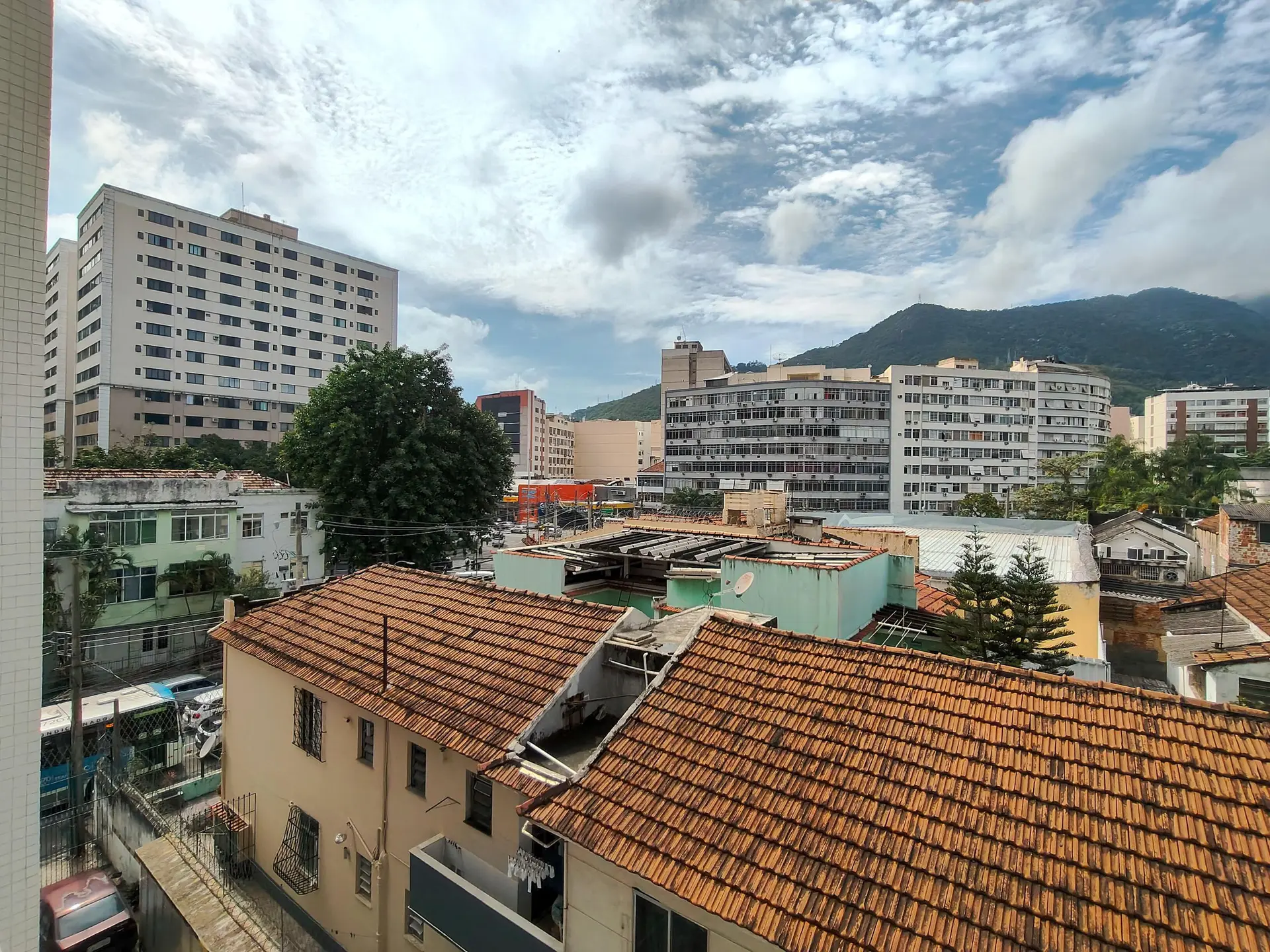 2-bedroom apartment with a mountain view in Rio de Janeiro — photo 30