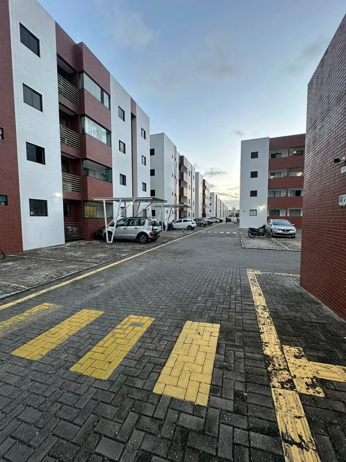 Apartamento de 2 quartos em condomínio com academia — photo 2