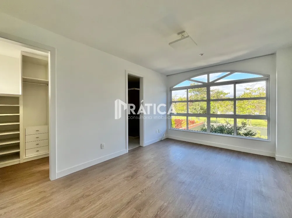 House with 5 bedrooms and a 24-hour concierge — photo 23