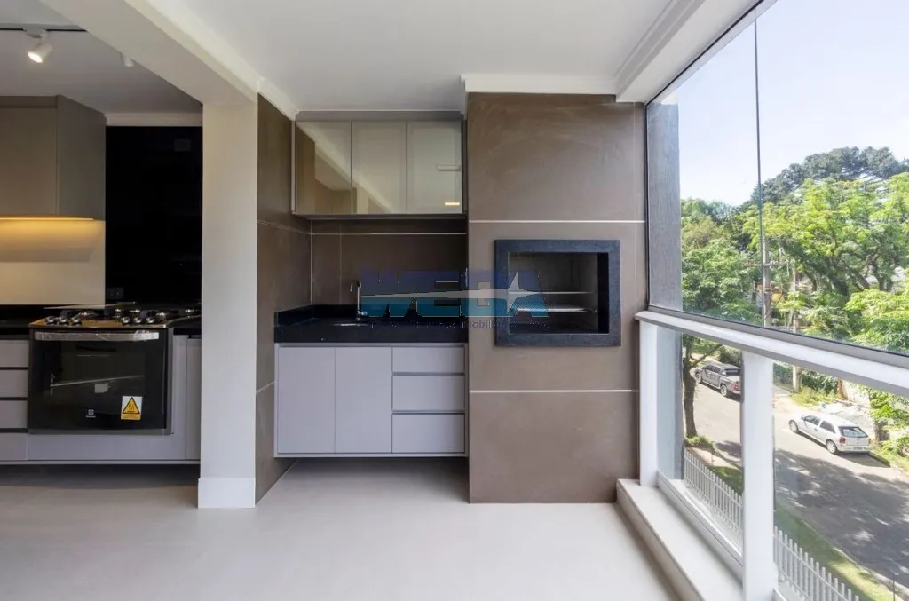 Apartamento com 4 quartos e varanda de vidro fechada — photo 12