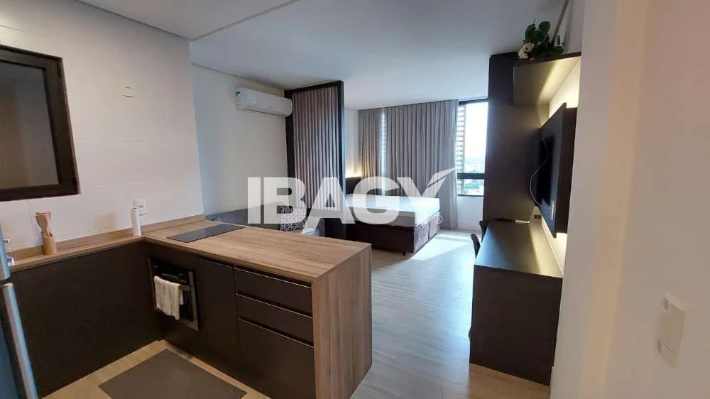 Studio mobiliado com cozinha americana e 33 m²