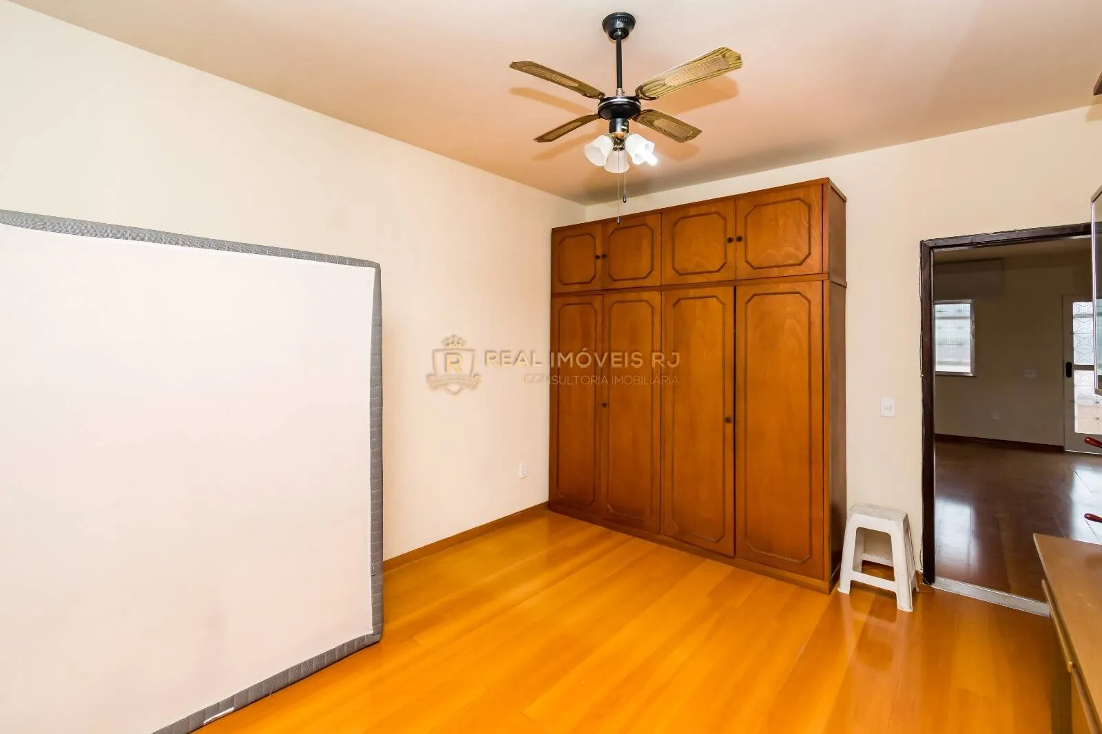 Unfurnished house with 3 bedrooms and 5 bathrooms — photo 31
