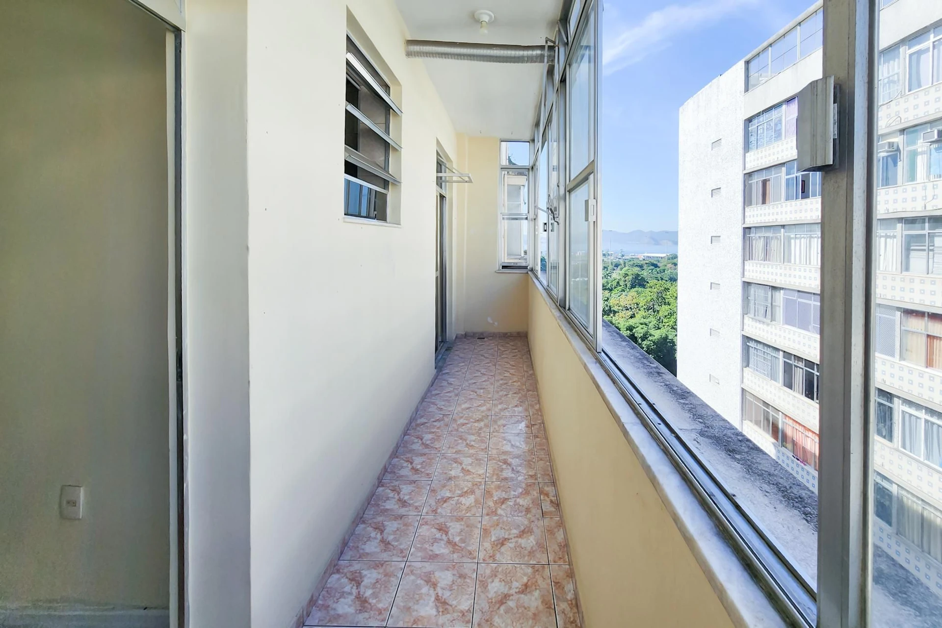 Apartment with balcony, 2 bedrooms and 2 bathrooms — photo 4