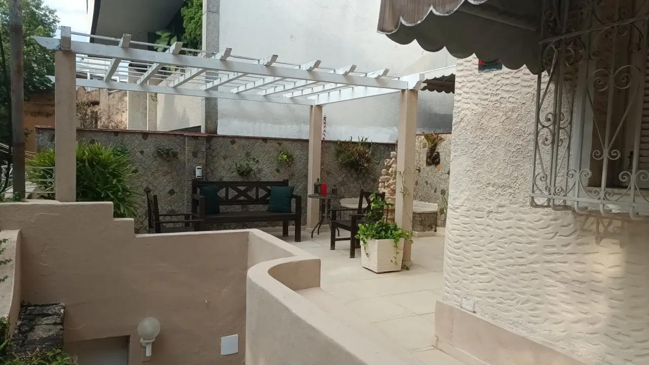 House with 5 bedrooms and 3 bathrooms plus a balcony grill — photo 6