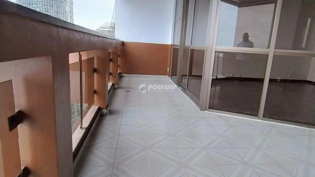 4-bedroom apartment with sauna in the building and 180 m² — photo 28