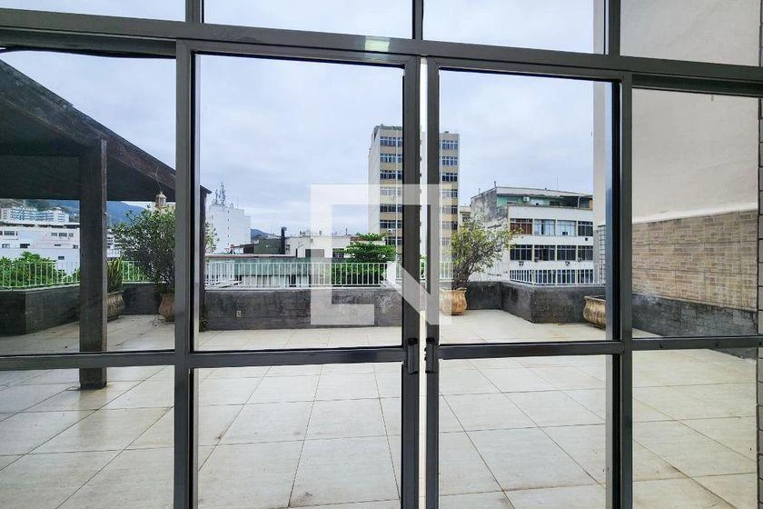 Duplex apartment for rent with 4 bedrooms and 360 m² — photo 39