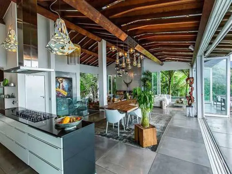 Triplex house with 7 bedrooms and 8 bathrooms — photo 2