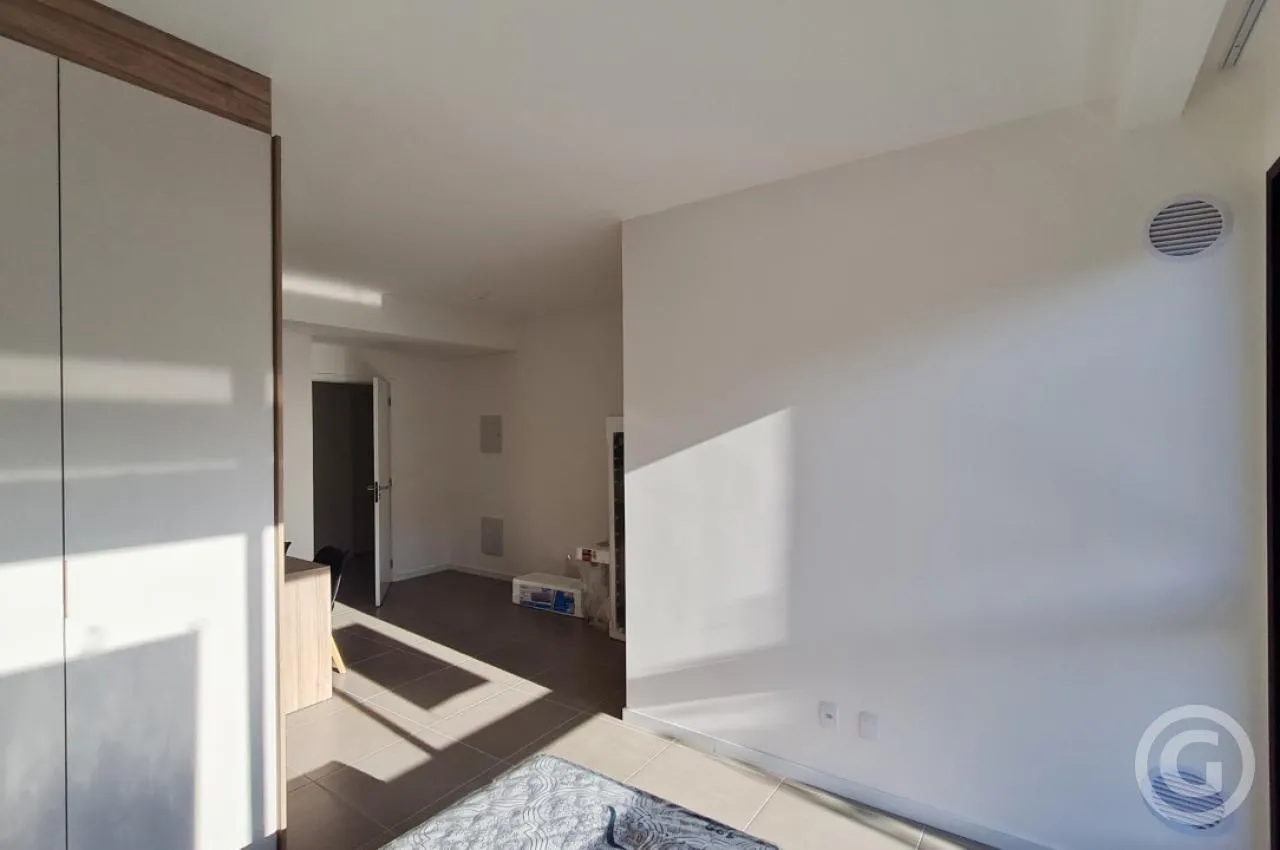 30 m² furnished studio with an American-style kitchen — photo 4