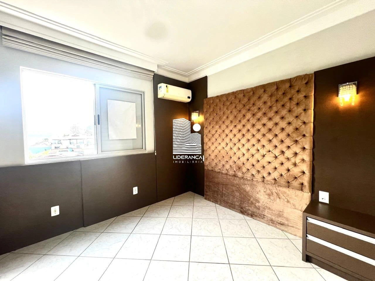 Furnished apartment, 125 m², with a glass-enclosed balcony — photo 7