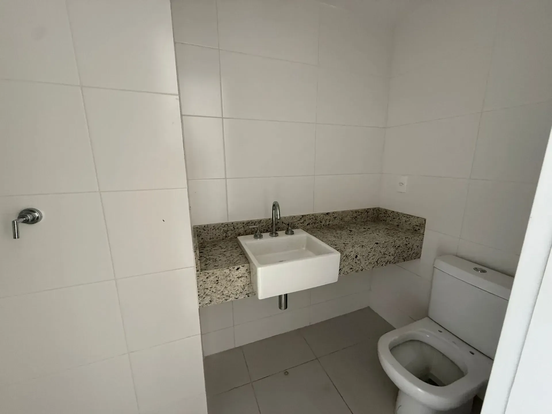 Apartment with balcony, 3 bedrooms and 2 parking spots — photo 29