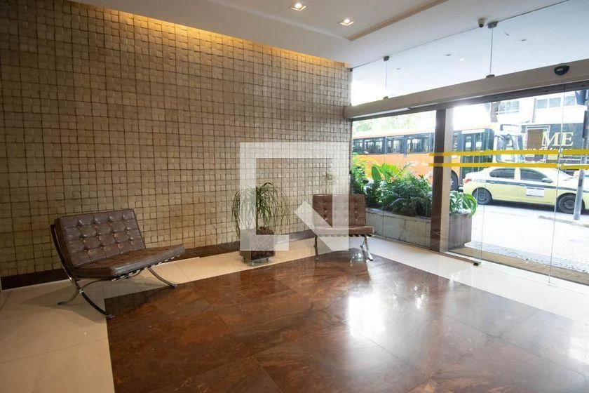 Furnished 76 m² apartment with 2 bedrooms and suite — photo 47